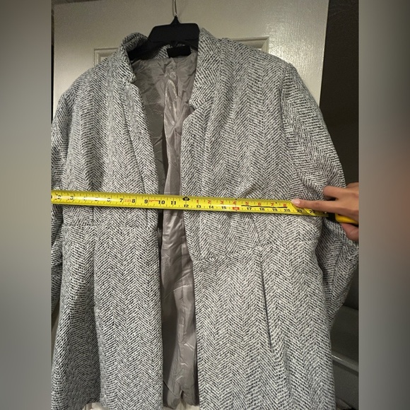 NWOT Vici Collection Tayshia gray herringbone open front blazer coat - Picture 3 of 5